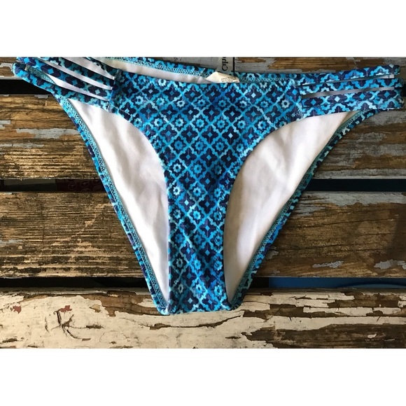 Cupshe diamond floral print bottoms - Picture 1 of 3